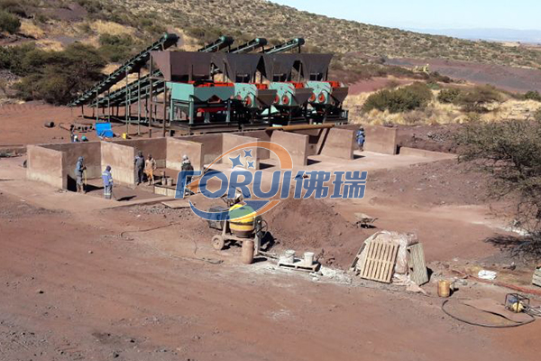 跳汰機(jī)在南非錳礦選礦現(xiàn)場 跳汰機(jī)在南非錳礦選礦現(xiàn)場